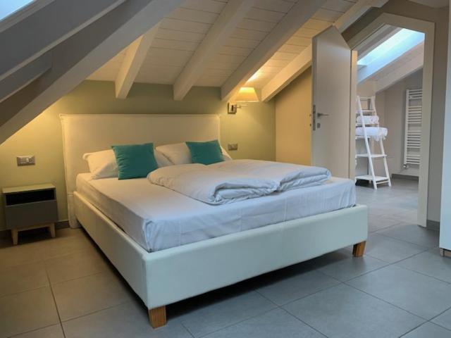 Mansarda Amore Apartment กันโนบีโอ ภายนอก รูปภาพ